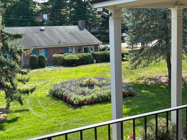 The Meadows Apartments in Barrington, RI - Building Photo - Building Photo