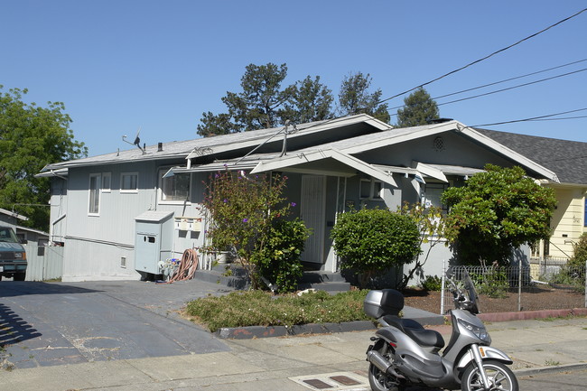 2949 Morgan Ave in Oakland, CA - Building Photo - Building Photo