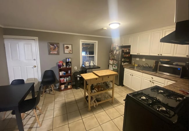 12 Allen St, Unit 1
