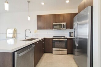 10300 NW 66th St in Doral, FL - Building Photo - Building Photo