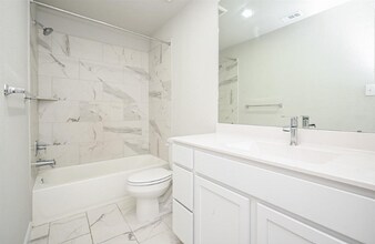 15106 Timberson Rdg Ln in Houston, TX - Foto de edificio - Building Photo