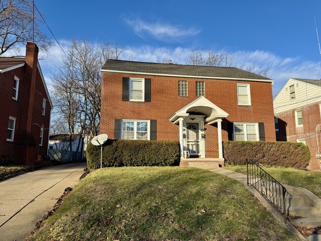 property at 133 16th St NE