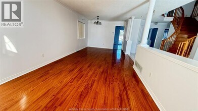 1054 Cora Greenwood Dr in Windsor, ON - Building Photo - Building Photo