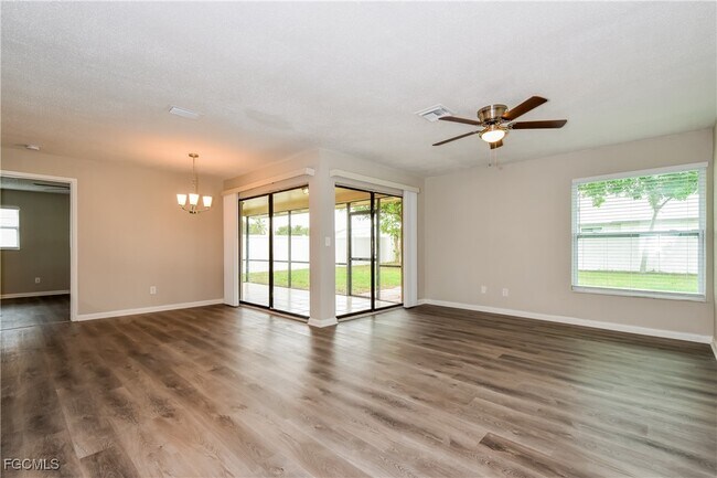 1820 SE 10th St in Cape Coral, FL - Building Photo - Building Photo