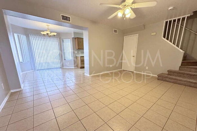 15547 S Moon Valley Rd in Arizona City, AZ - Foto de edificio - Building Photo