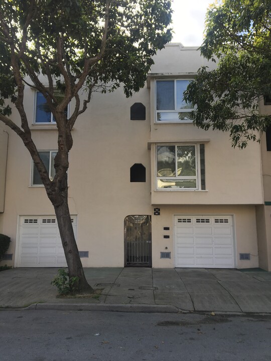 493 Monterey Blvd in San Francisco, CA - Building Photo