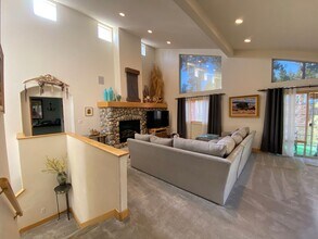 265 Deer Ct in Incline Village, NV - Building Photo - Building Photo