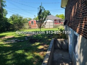 1009 Locust St in Harrisonville, MO - Building Photo - Building Photo