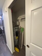 22831 30th Ave S, Unit 105 in Des Moines, WA - Foto de edificio - Building Photo