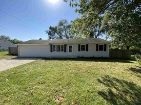 855 E Center Rd in Kokomo, IN - Building Photo