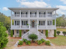117 Fairwind Rd in Savannah, GA - Building Photo