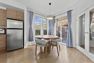 5771 Irmin St in Burnaby, BC - Building Photo - Building Photo