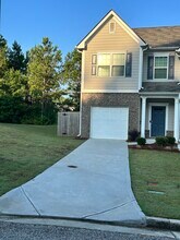 5825 Union Walk Dr in Union City, GA - Building Photo - Building Photo