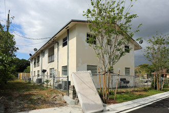 700 S A St in Lake Worth, FL - Building Photo - Building Photo