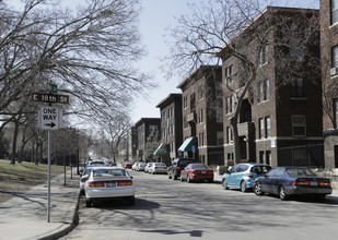 The Hollywood in Minneapolis, MN - Building Photo - Building Photo