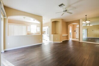 1728 Riveredge Rd in Oviedo, FL - Foto de edificio - Building Photo