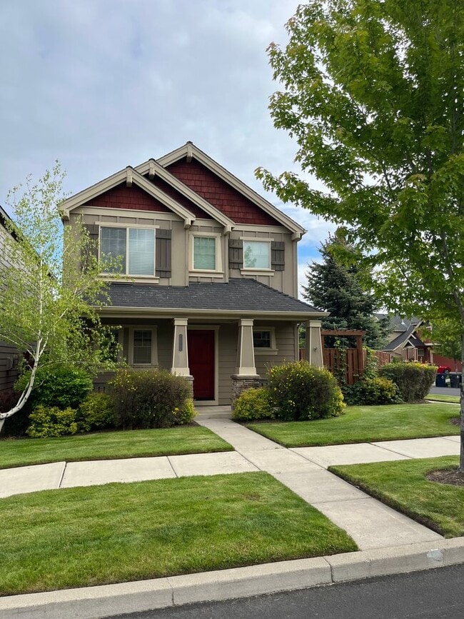 61217 Dayspring Dr in Bend, OR - Building Photo - Building Photo