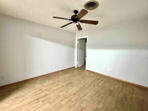 1213 Connie St in Alvin, TX - Building Photo - Building Photo