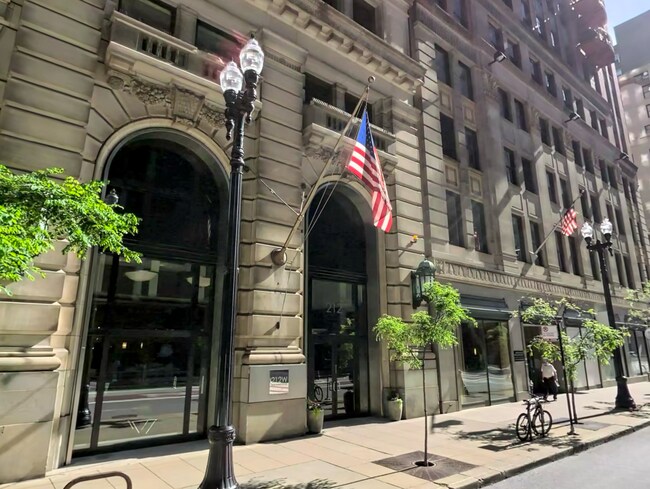 property at 212 W Washington St