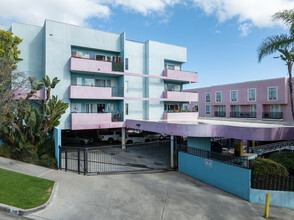 Westmount Drive Apartments in West Hollywood, CA - Building Photo - Building Photo