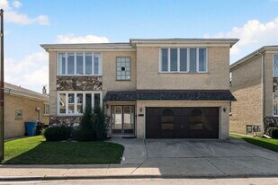 8427 W Windsor Ave in Chicago, IL - Building Photo