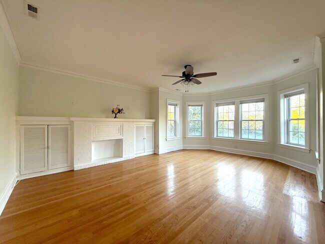6608 N Washtenaw Ave in Chicago, IL - Building Photo - Building Photo