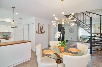 292 Westview Terrace in Arlington, TX - Building Photo - Building Photo