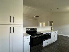 1073 Country Cove Ct in Oviedo, FL - Building Photo - Building Photo