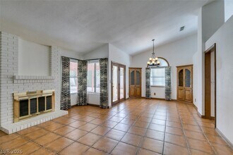 2708 Eagle Springs Ct in Las Vegas, NV - Building Photo - Building Photo