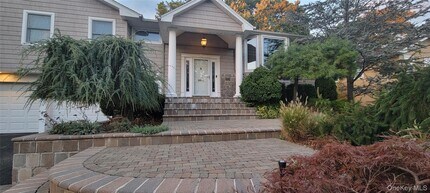 72 Orange Dr in Jericho, NY - Building Photo - Building Photo