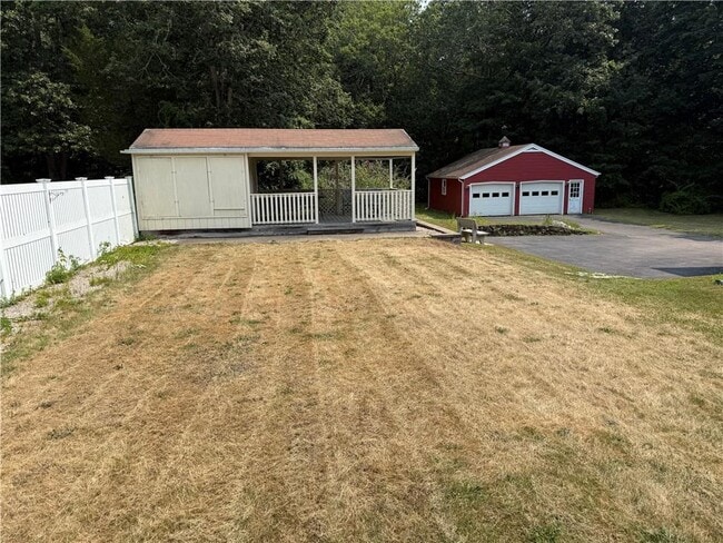 115 Winnapaug Rd in Westerly, RI - Building Photo - Building Photo