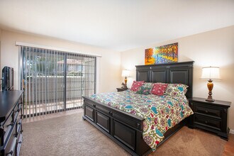 500 S Farrell Dr in Palm Springs, CA - Building Photo - Building Photo