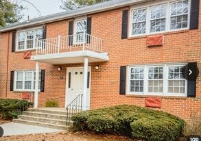 3 Brickyard Rd, Unit 17B in Farmington, CT - Building Photo