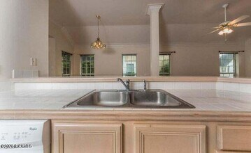 106 Triad Blvd in Lafayette, LA - Building Photo - Building Photo