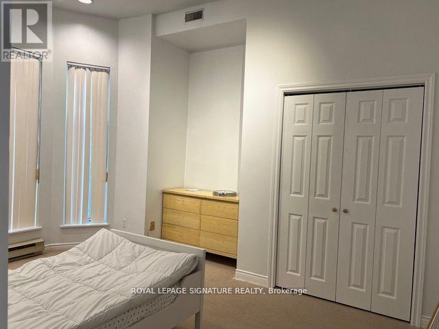 208 Carlton St. in Toronto, ON - Building Photo - Building Photo