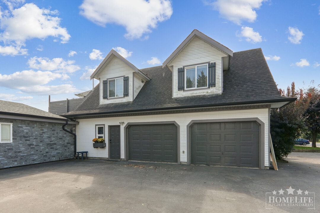 11070 McSween Rd in Chilliwack, BC - Building Photo