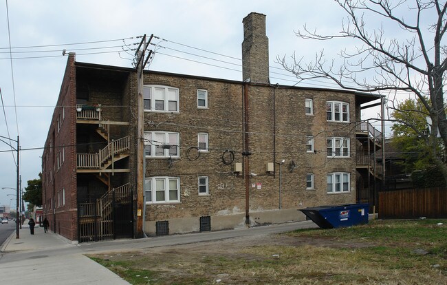 6100 Eberhart in Chicago, IL - Foto de edificio - Building Photo