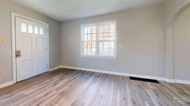 1732 Spring Ave NE in Canton, OH - Building Photo - Building Photo