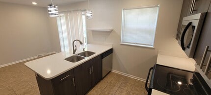 405 Brewer Dr in Columbia, MO - Building Photo - Building Photo