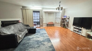 1107 Woodhaven Dr in Edison, NJ - Building Photo - Building Photo