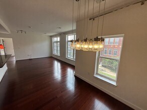 150 V St NW in Washington, DC - Building Photo - Building Photo