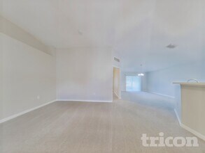 8768 Merseyside Ct in Jacksonville, FL - Building Photo - Building Photo