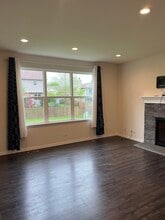 654 Otter Way in Oswego, IL - Building Photo - Building Photo