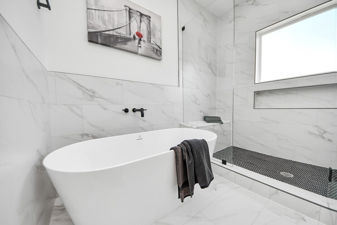 2434 Harrington St in Houston, TX - Building Photo