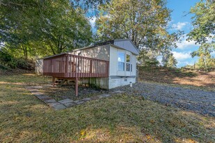 38 Montsera Rd in Carlisle, PA - Foto de edificio - Building Photo