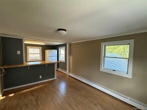 134 S Main St in Pearl River, NY - Building Photo - Building Photo