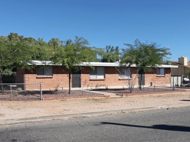 1801-1803 E Mitchell Dr in Tucson, AZ - Foto de edificio - Building Photo