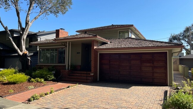 property at 2962 Gibbons Dr