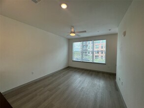 91 Jensen Dr in Houston, TX - Building Photo - Building Photo