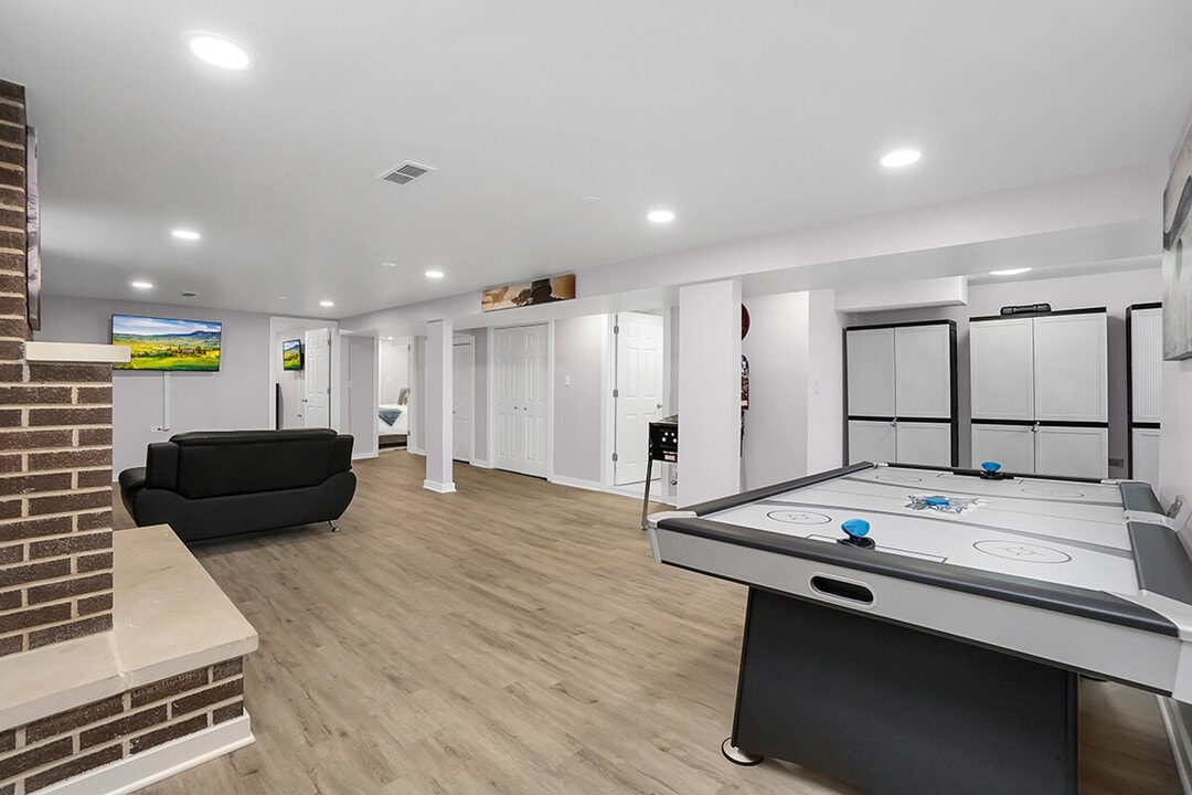 6101 W 64th Pl in Chicago, IL - Building Photo